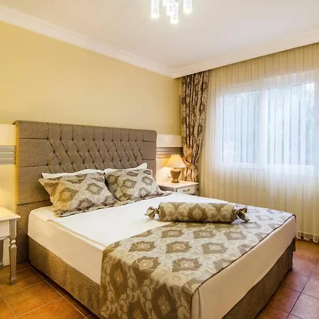 Pine Villas & Apartmán Kusadası